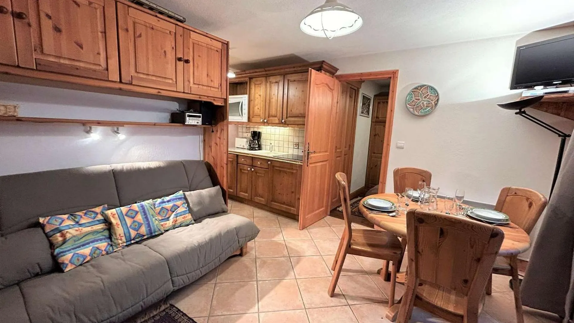 Charmant 3 Pieces Pour 5 Pers. A Meribel Village, Proche Pistes Et Commerces - Fr-1-180-605 Les Allues 0*,  France