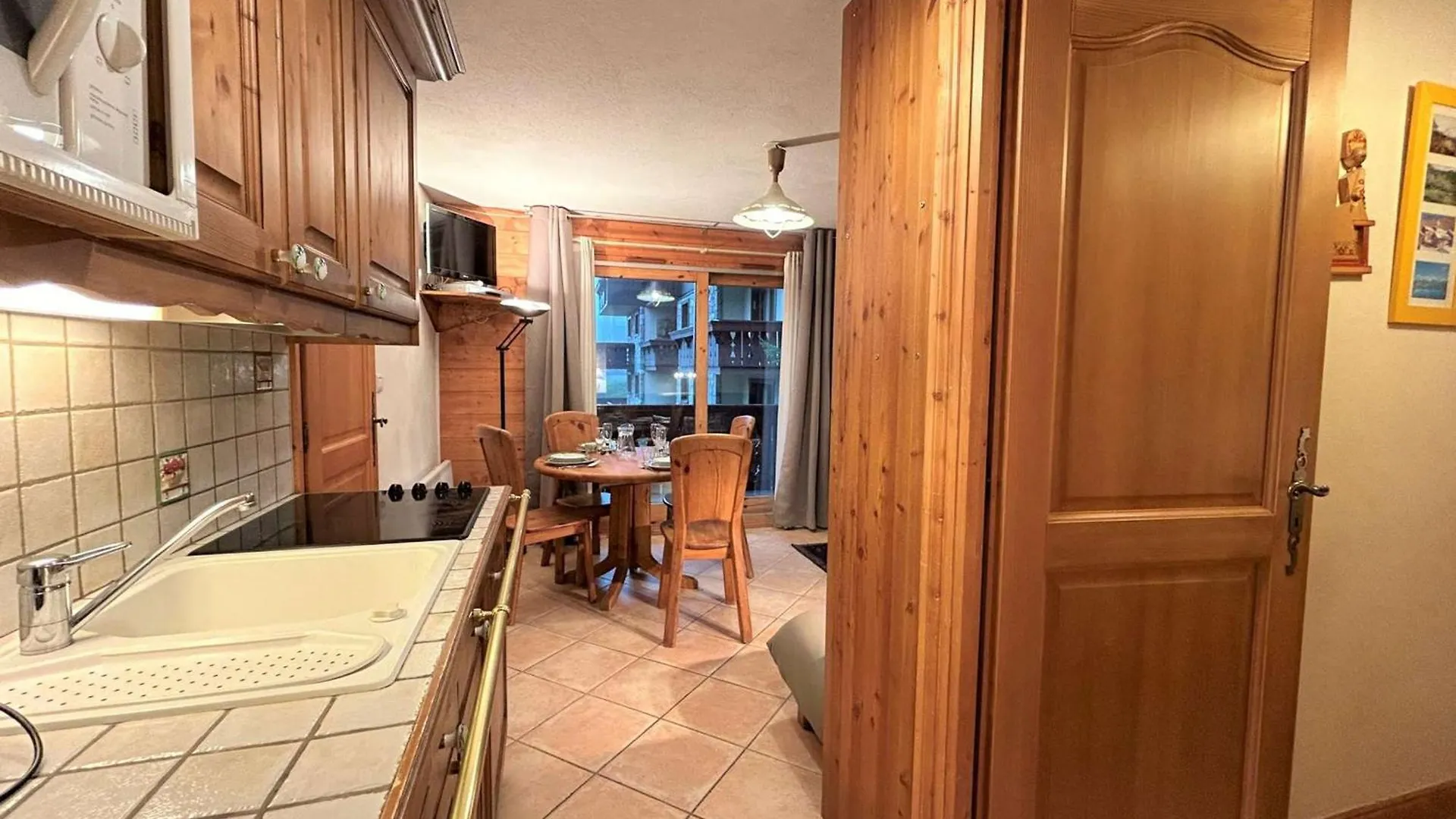 Charmant 3 Pieces Pour 5 Pers. A Meribel Village, Proche Pistes Et Commerces - Fr-1-180-605 Les Allues 0*,  France